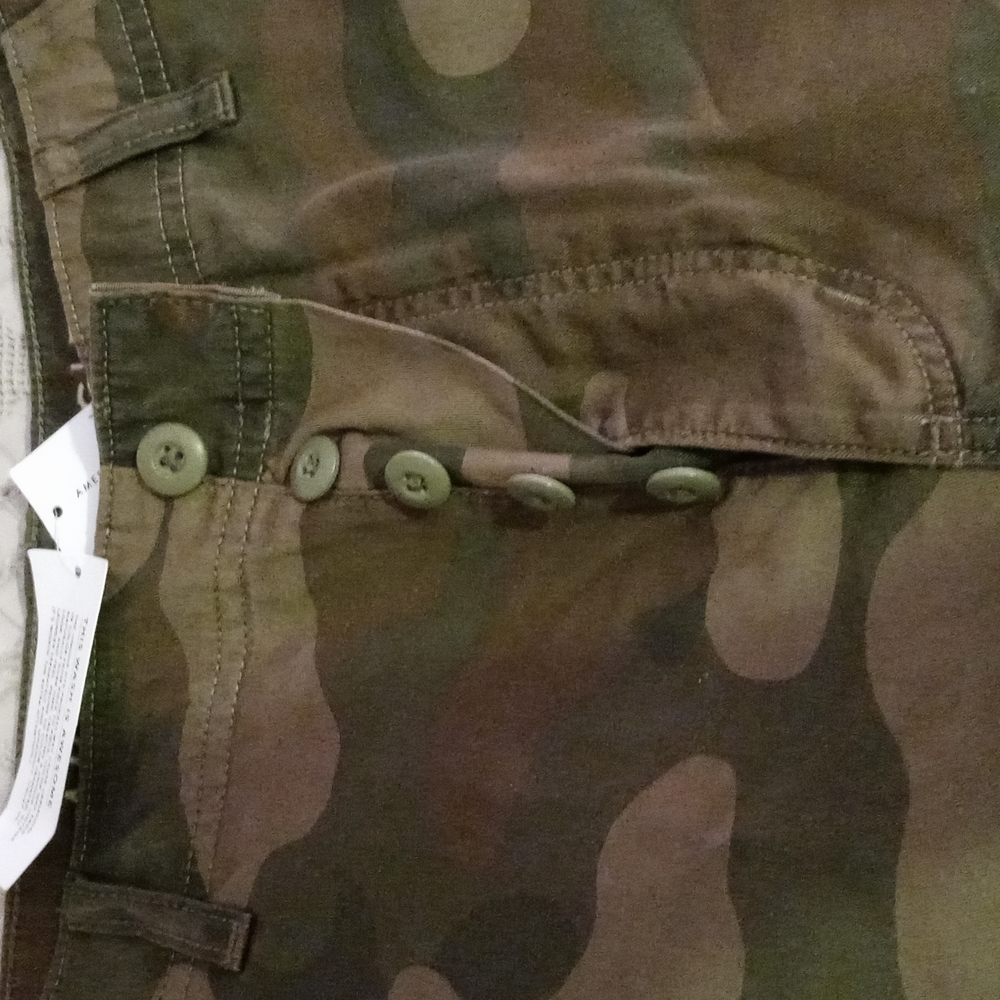 Shorts - Picture 3 of 4